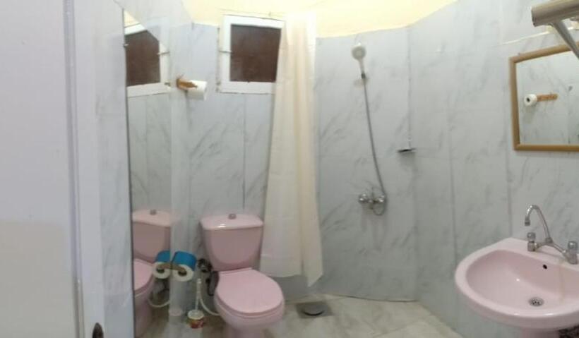 اتاق ساده سه‌ نفره, Ahmed Safari Camp &