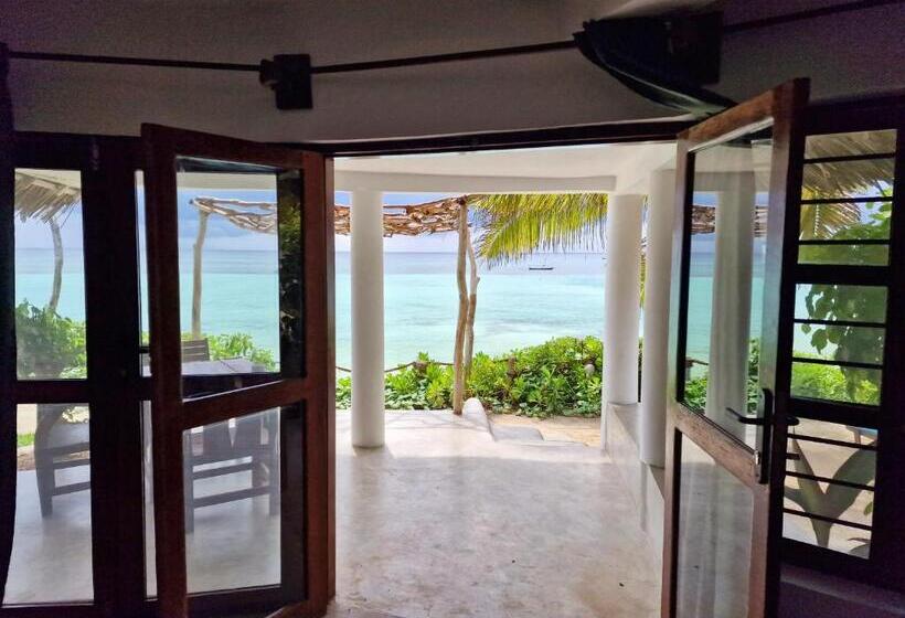 اتاق استاندارد چهار تخته با چشم‌انداز دریا, Aya Beach Resort