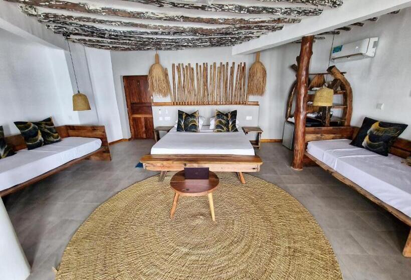 اتاق استاندارد چهار تخته با چشم‌انداز دریا, Aya Beach Resort