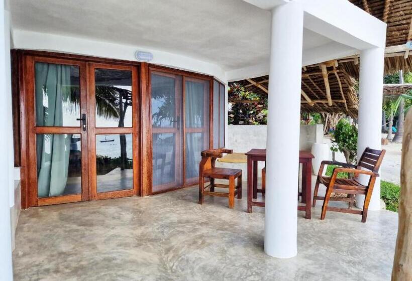 اتاق استاندارد چهار تخته با چشم‌انداز دریا, Aya Beach Resort