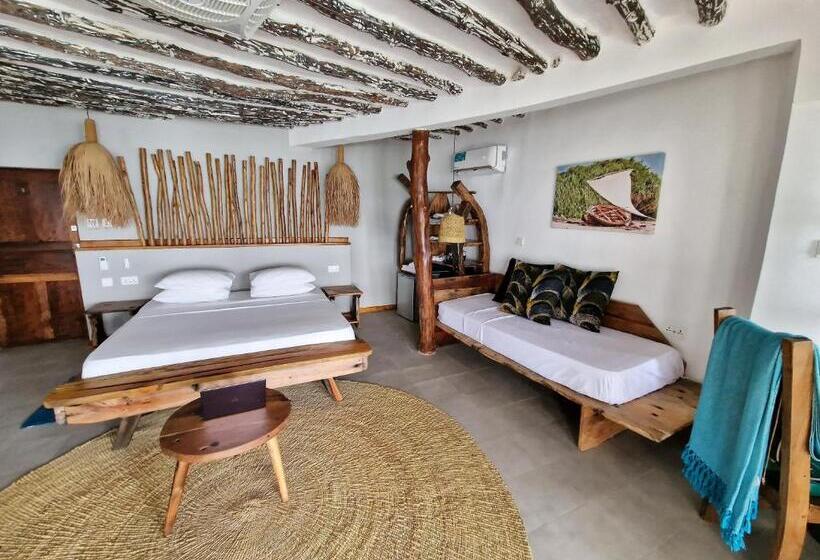اتاق استاندارد چهار تخته با چشم‌انداز دریا, Aya Beach Resort