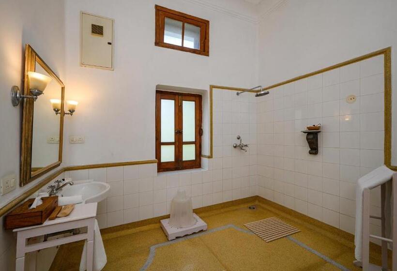 اتاق استاندارد یک نفره, Neemrana S Baradari Palace