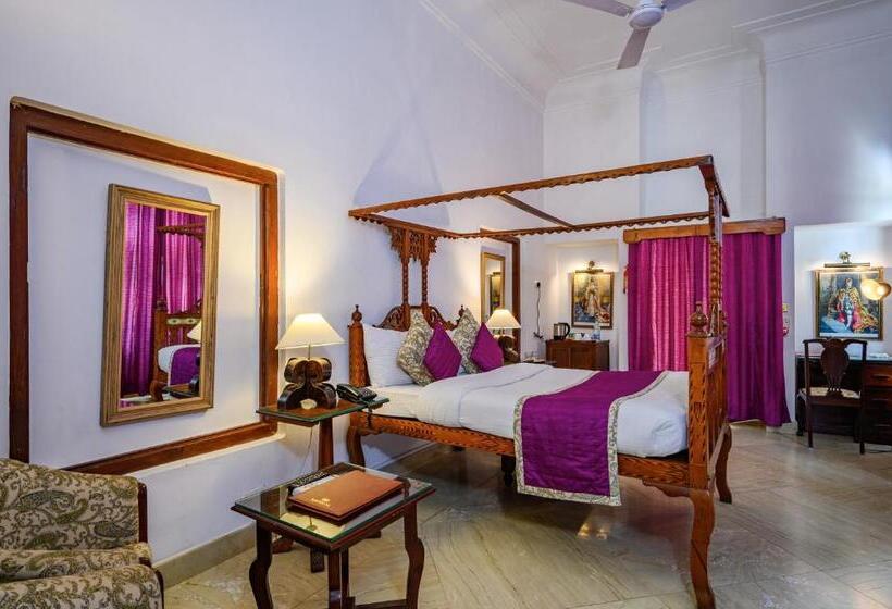 اتاق راحتی, Neemrana S Baradari Palace