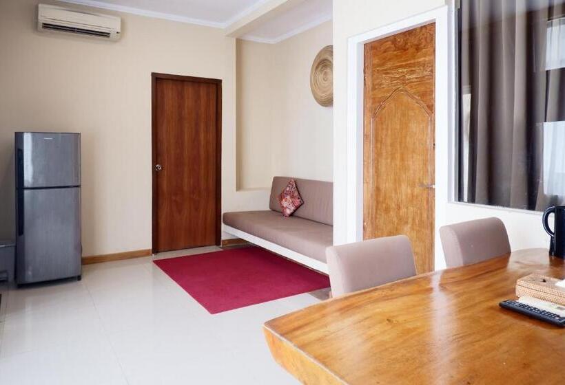 سوییت با چشم‌انداز دریا, Ocean View Residence