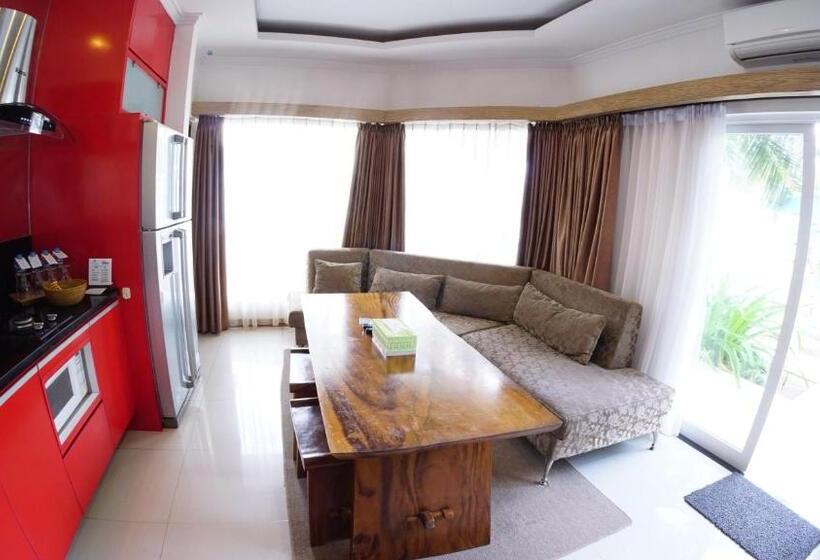سوییت با چشم‌انداز دریا, Ocean View Residence