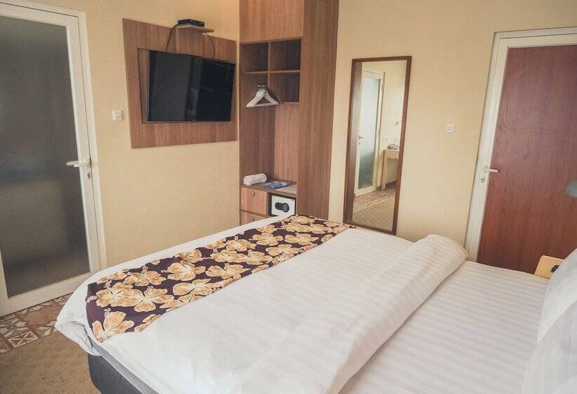 اتاق خانوادگی, Ocean View Residence