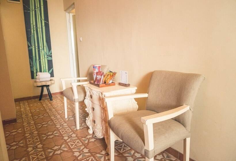 اتاق خانوادگی, Ocean View Residence
