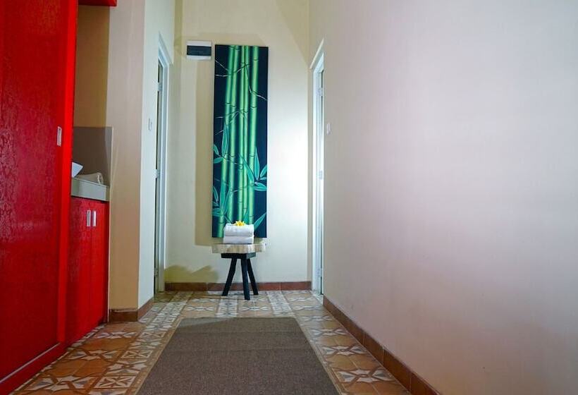 اتاق خانوادگی, Ocean View Residence
