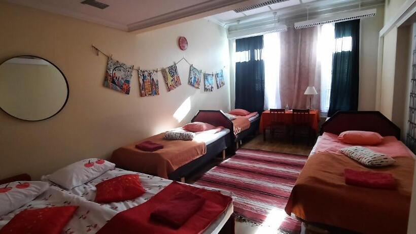 اتاق استاندارد با سرویس بهداشتی مشترک, Li Ja Hostelli Marja