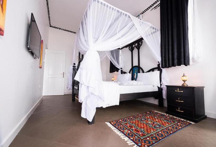 سوئیت با تخت بزرگ, Sofia Sea View