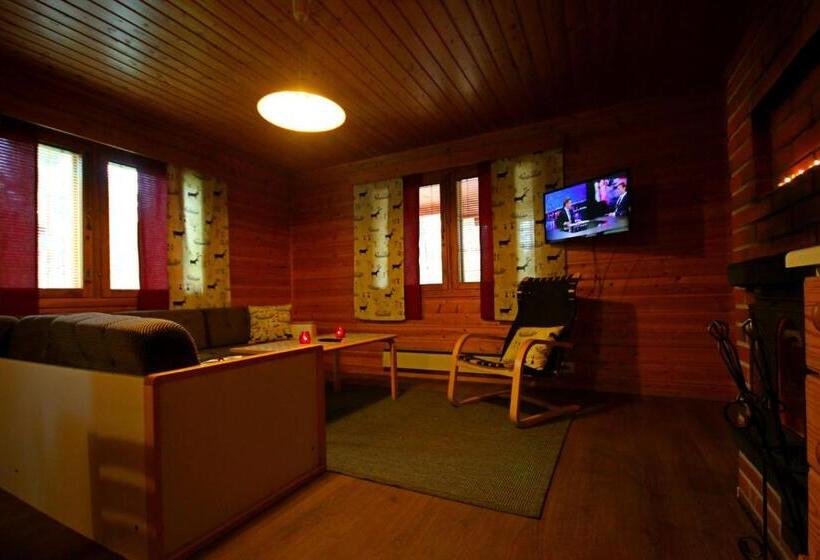 کلبه ییلاقی, Ukonjärven Holiday Village