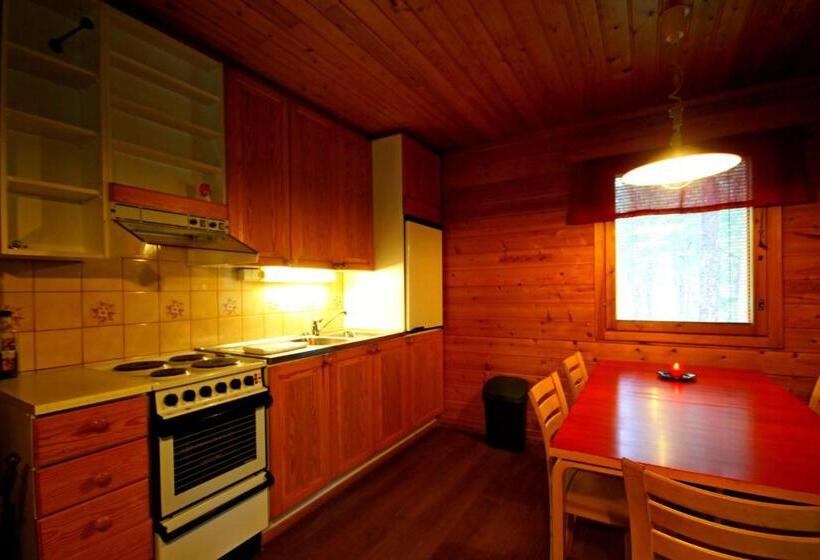 کلبه ییلاقی, Ukonjärven Holiday Village