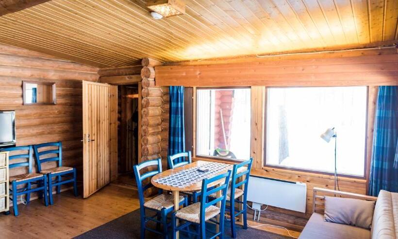 کلبه ییلاقی, Ukonjärven Holiday Village