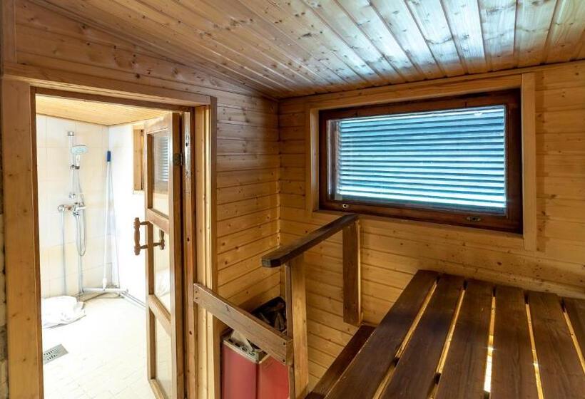 کلبه ییلاقی, Ukonjärven Holiday Village