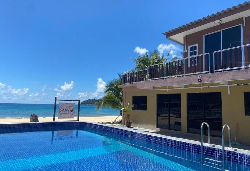 اتاق استاندارد سه تخته با چشم‌انداز استخر, Tioman Santai Resort