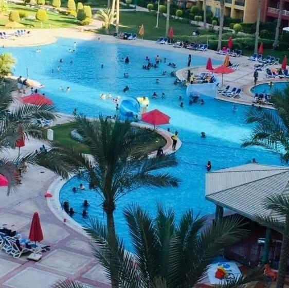 2 Bedroom Apartment Pool View, Appartement In Porto Golf Marina شاليه فندقي في بورتو جولف مارينا
