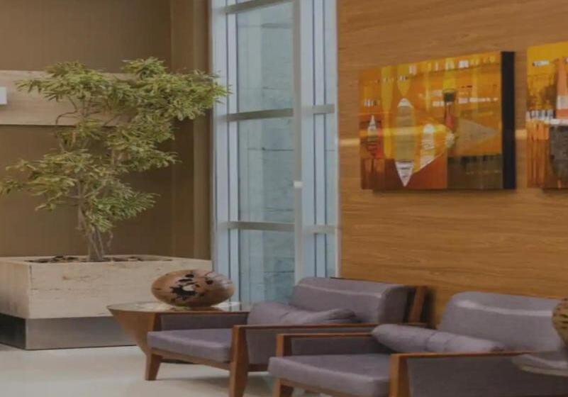 آپارتمان 1 خوابه با چشم‌انداز استخر, Flat Hotel   Próximo Ao Aeroporto De Brasília
