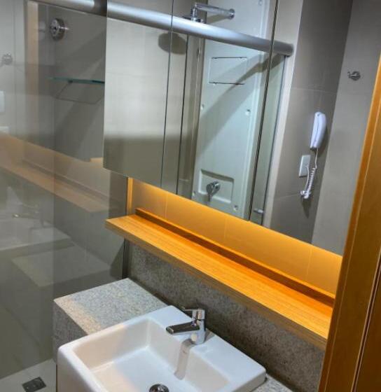 آپارتمان 1 خوابه با چشم‌انداز استخر, Flat Hotel   Próximo Ao Aeroporto De Brasília