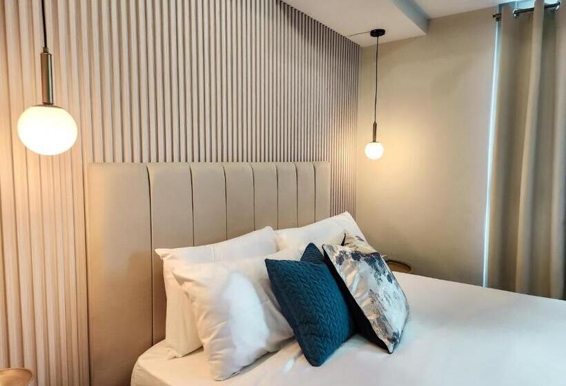 آپارتمان 1 خوابه با بالکن, Luxestaysmnl Parisian Charm 1br Suite Pool Gym 400mbps Wifi Netflix Amazing City View