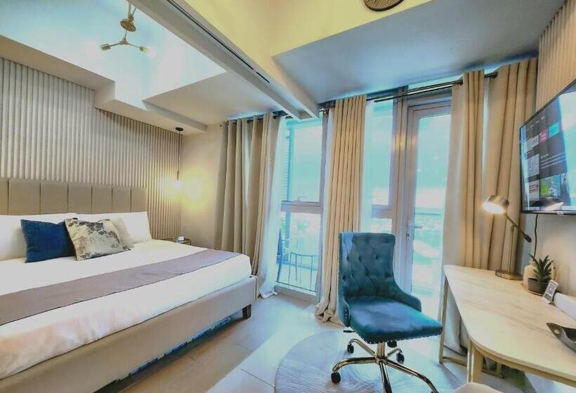 آپارتمان 1 خوابه با بالکن, Luxestaysmnl Parisian Charm 1br Suite Pool Gym 400mbps Wifi Netflix Amazing City View