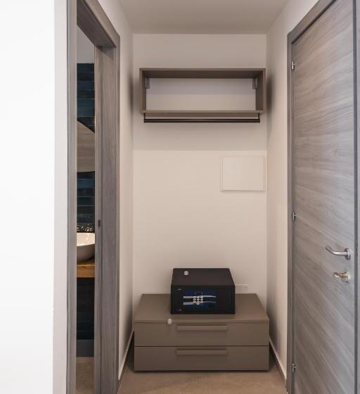 اتاق استاندارد با بالکن و چشم‌انداز دریا, Atena Room