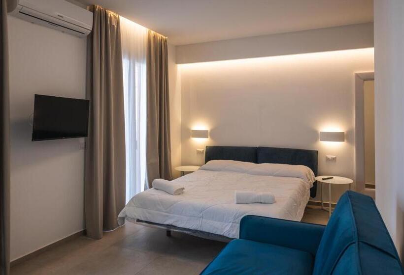 اتاق استاندارد چهار تخته, Aura Room