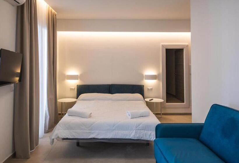 اتاق استاندارد چهار تخته, Aura Room
