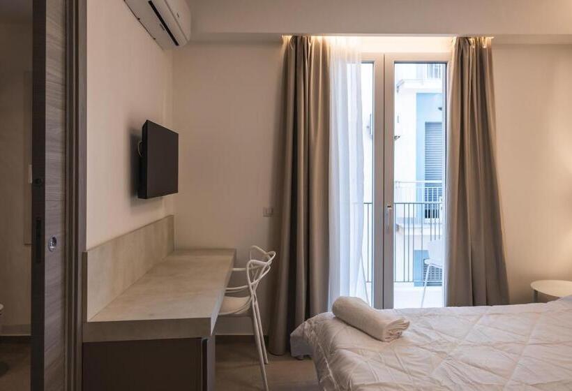 اتاق استاندارد با بالکن, Aura Room