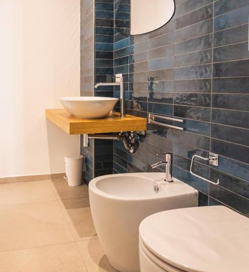 اتاق استاندارد سه نفره, Aura Room
