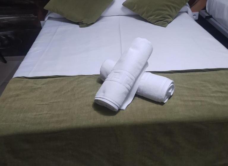 اتاق لوکس, Familyhostelpinto