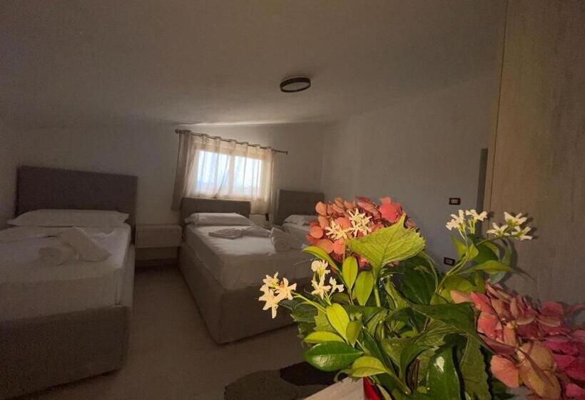 اتاق استاندارد سه نفره, Prela S Rooms