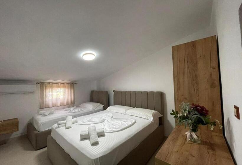 اتاق ساده سه‌ نفره, Prela S Rooms