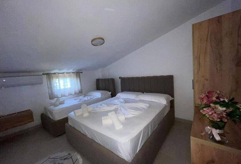 اتاق ساده سه‌ نفره, Prela S Rooms