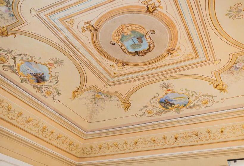 اتاق استاندارد با وان آب گرم, Relais La Muraglia   Luxury Rooms