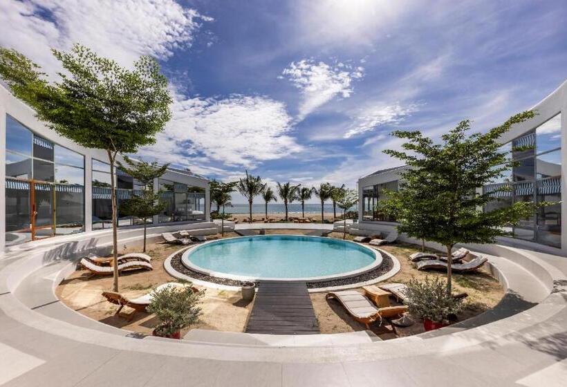 سوییت جونیور با چشم‌انداز دریا, Isea Resort