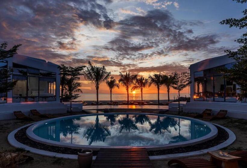 سوییت جونیور با چشم‌انداز دریا, Isea Resort