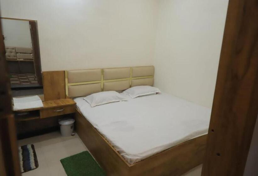 غرفة ديلوكس, Yuvan Palace
