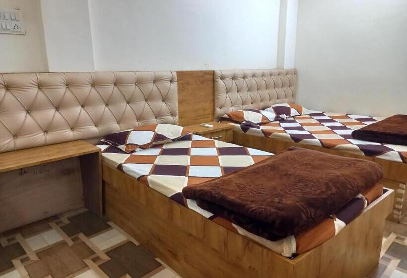 غرفة ديلوكس عائلية, Yuvan Palace