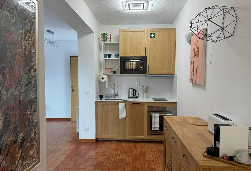 اتاق استاندارد, Aomo Art Space Hostel