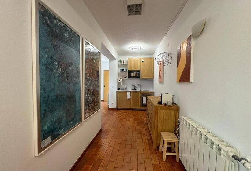 اتاق خانوادگی, Aomo Art Space Hostel