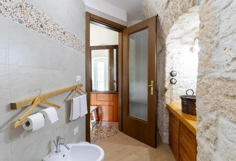 اتاق استاندارد, Corallo House