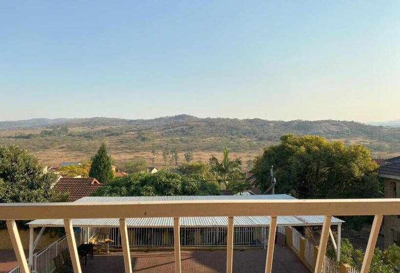 اتاق استاندارد با بالکن, Lizzards Villa Guest House