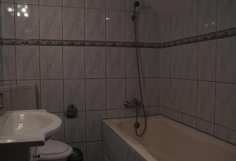 اتاق استاندارد سه نفره, Vila Rosa Maria