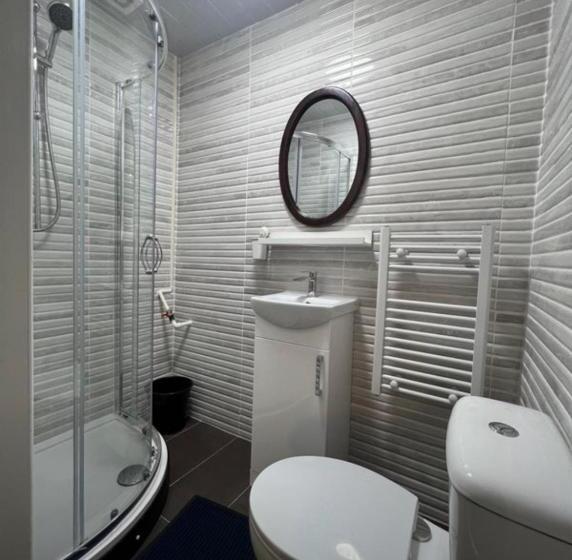 استودیوی استاندارد, Queens Park Studio