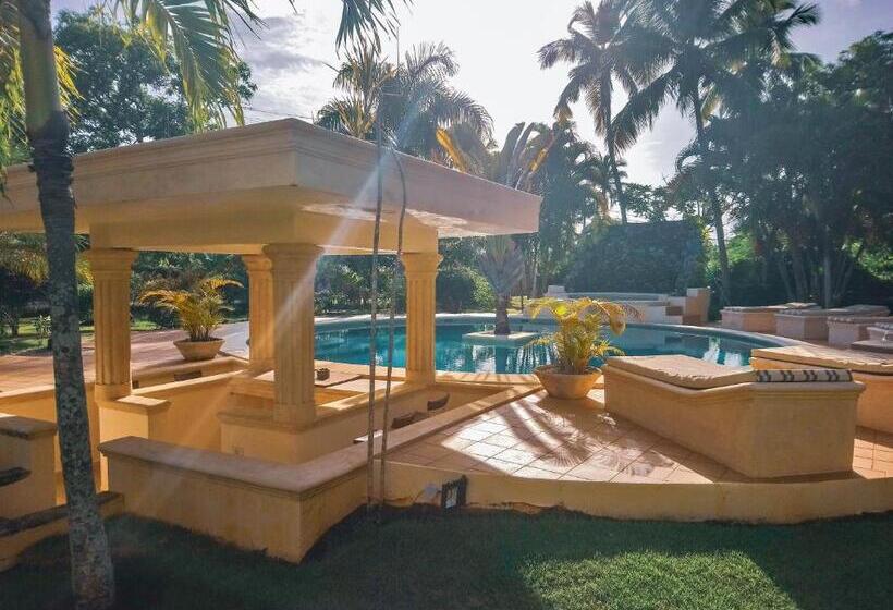 اتاق استاندارد سه نفره, Villa La Plantacion