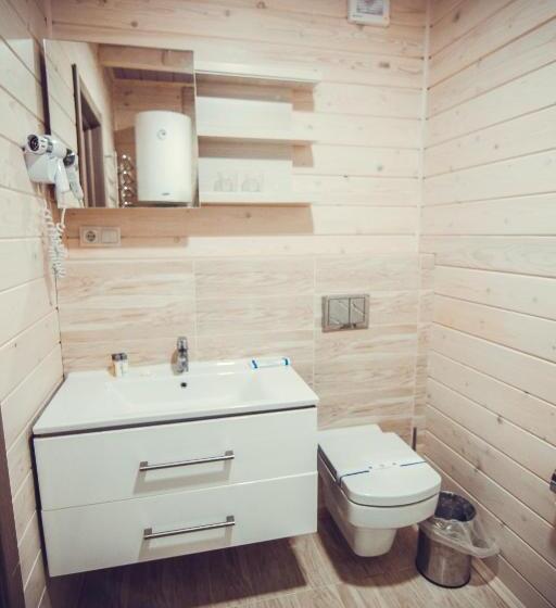 Comfort room with balcony, Wellland