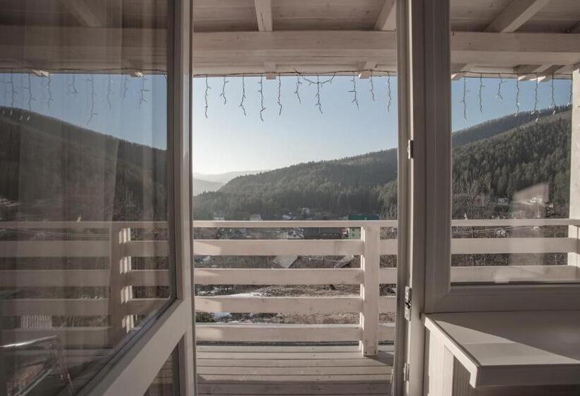 Comfort room with balcony, Wellland