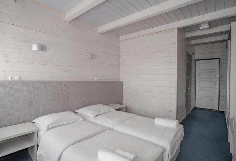 Comfort room with balcony, Wellland