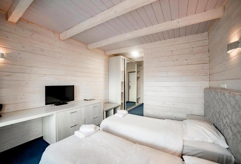 Comfort room with balcony, Wellland