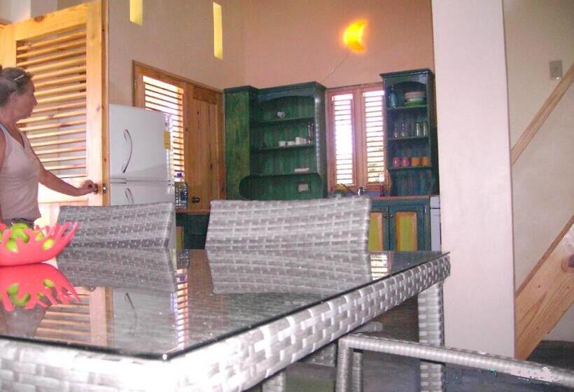 خانه 1 خوابه, La Hacienda Hostel